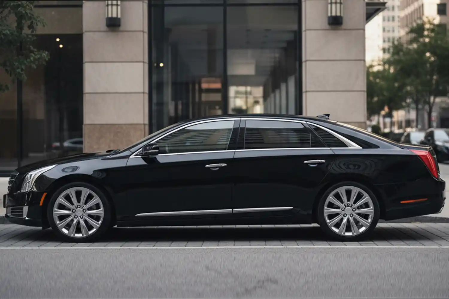 CADILLAC XTS LUXURY SEDAN 1